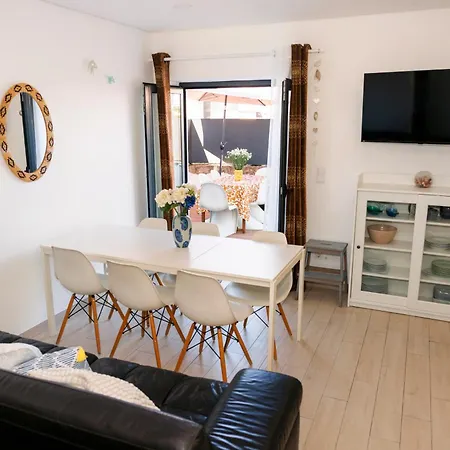 別荘 Casas Do Pedro T3 *